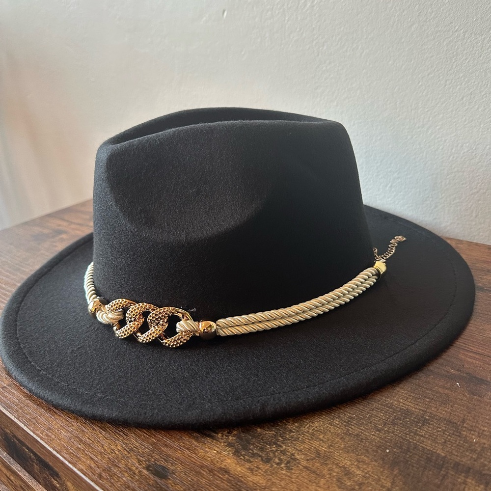 Elegant Black Women’s Hat with Cream Rope and Gold Accent Size 57 Medium NWT - Picture 3 of 7